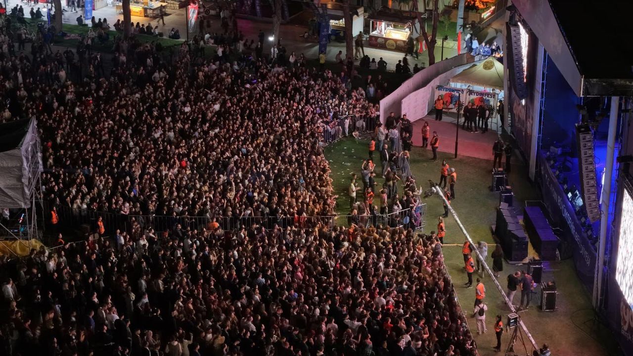 Aydınfest coşkuyla başladı Tekstil Park doldu taştı