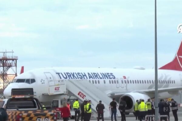 İsrail’in alıkoyduğu aktivistler TürkiyeR... İsrail’in alıkoyduğu aktivistler TürkiyeR...