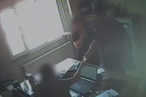 Parayla rapor veren doktora tutuklama! Parayla rapor veren doktora tutuklama!