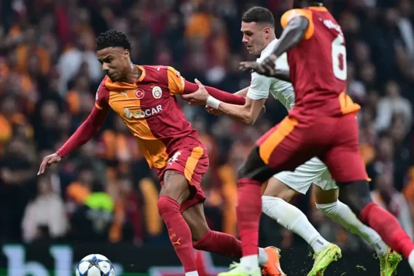 Ismail Jakobs’tan Galatasaray’a kötü h... Ismail Jakobs’tan Galatasaray’a kötü h...