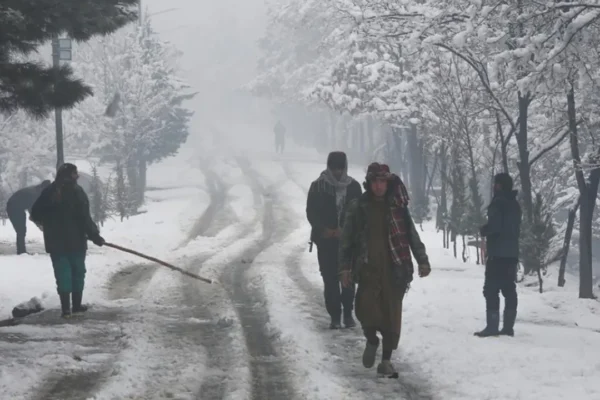 Kar ve yağmur felaket getirdi: Onlarca ölü var