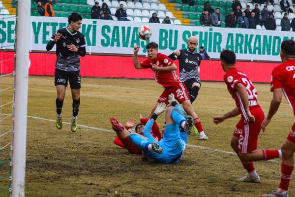 Kupada sürpriz sonuç: Süper Lig ekibini 6 golle ge... Kupada sürpriz sonuç: Süper Lig ekibini 6 golle ge...