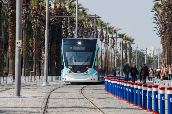 Tramvaya yağış engeli!