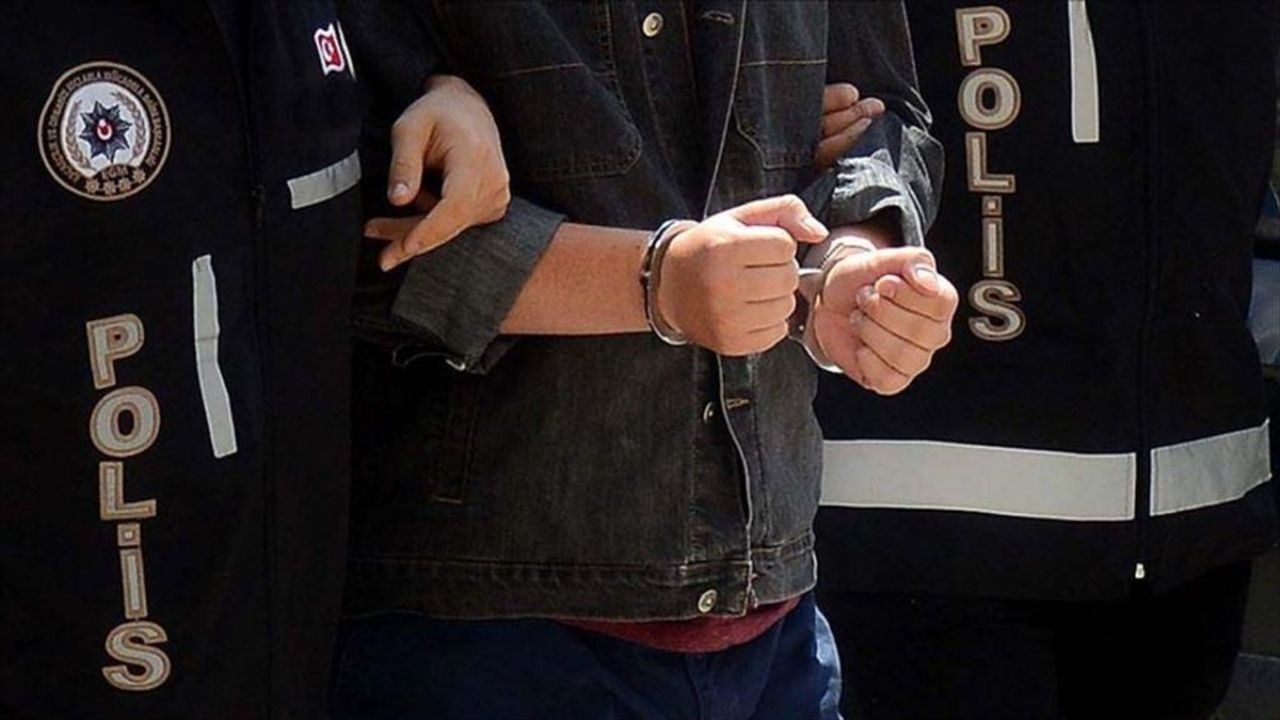 Kendini polis olarak tanıttı: Yaşlı kadını dolandırdı!