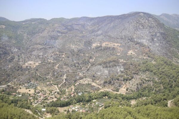 Fethiye’de yanan alanlar havadan görüntülend...
