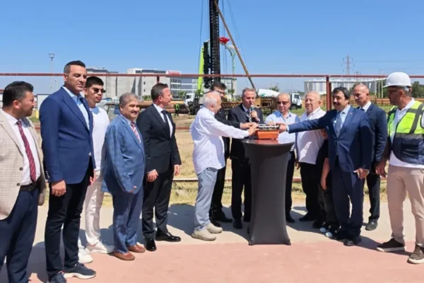 İzmir^de dev caminin temeli atıldı!