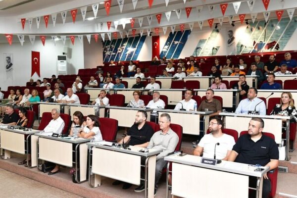 Çiğli’de meclis üyelerinden ‘AK Parti&...